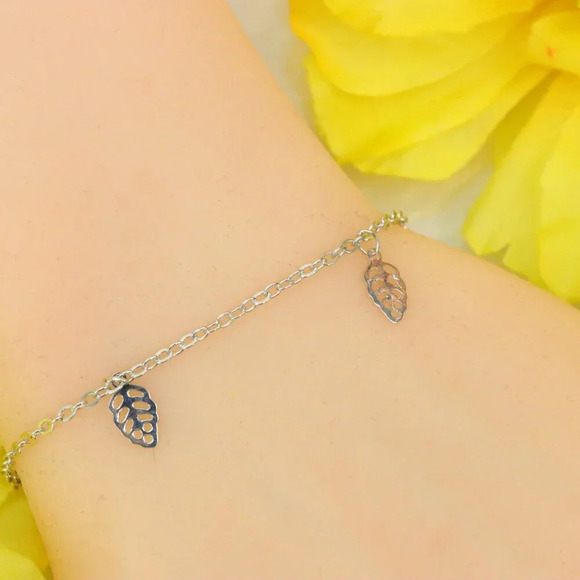 "Minimalist Bracelet, Sleek & Modern Design, Women’s Fashion, YC110262-B - Picture 7 of 10